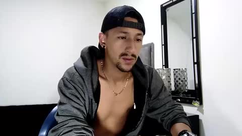 Snapshot of guykarim chatting on December 12, 2024, 3:32 am karim online show from December 12, 2024, 3:32 am