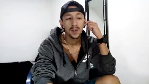 Snapshot of guykarim chatting on December 24, 2024, 1:16 am karim online show from December 24, 2024, 1:16 am