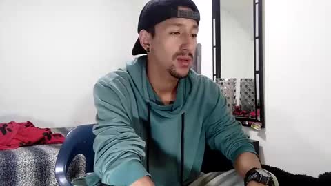 Snapshot of guykarim chatting on January 2, 2025, 11:31 am karim online show from January 2, 2025, 11:31 am