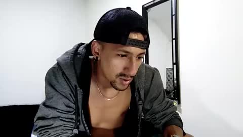 Snapshot of guykarim chatting on January 12, 2025, 7:21 pm karim online show from January 12, 2025, 7:21 pm