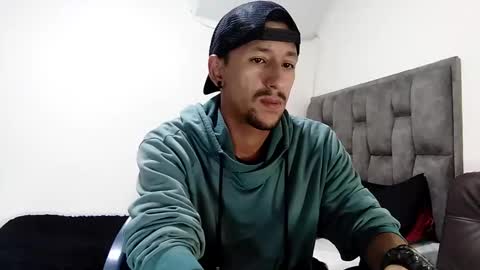 Snapshot of guykarim chatting on February 13, 2025, 5:48 am karim online show from February 13, 2025, 5:48 am