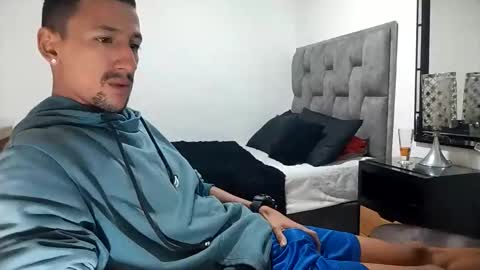 Snapshot of guykarim chatting on March 9, 2025, 10:41 am karim online show from March 9, 2025, 10:41 am