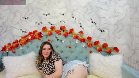 gwensmitt online show from October 31, 2025, 1:50 am