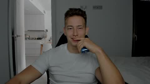 Oliver online show from April 26, 2026, 2:48 pm