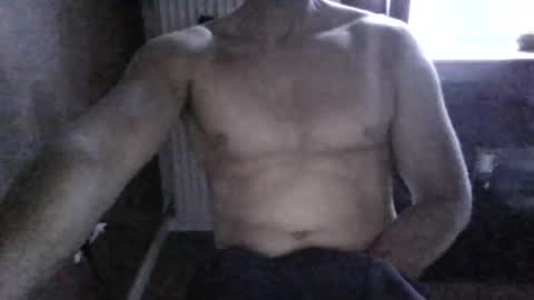 Snapshot of gymxxx_ chatting on April 9, 2026, 5:40 pm gymxxx_ online show from April 9, 2026, 5:40 pm