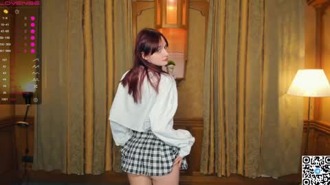 Kelly  Lilly online show from April 17, 2026, 8:12 pm