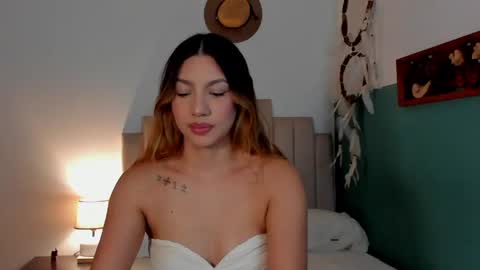 Paulina  online show from May 25, 2026, 3:23 am