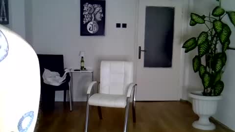 Snapshot of h_blackwood chatting on June 11, 2026, 6:39 pm H. Blackwood online show from June 11, 2026, 6:39 pm