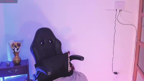 haanna_thompsoon online show from December 10, 2024, 9:00 pm