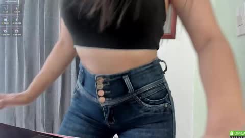 Hae-In online show from September 9, 2025, 4:28 pm