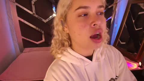 Haely online show from October 5, 2025, 12:36 pm