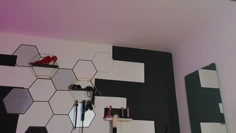 haileycat_ online show from January 27, 2025, 6:09 am