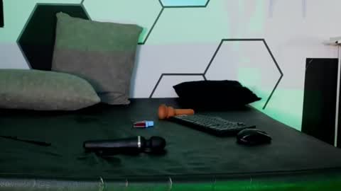 haileycat_ online show from February 27, 2025, 5:45 am