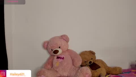 Hailey online show from March 25, 2026, 11:33 pm