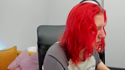 Snapshot of haileyfoxy chatting on April 22, 2026, 11:45 am Hailey online show from April 22, 2026, 11:45 am