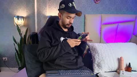 H A I R Y D I A M O N D online show from October 31, 2025, 10:27 am