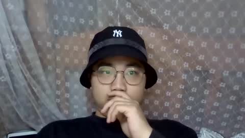 Snapshot of hairycol66 chatting on January 12, 2025, 4:10 am hairycol66 online show from January 12, 2025, 4:10 am