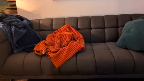 okseaotter online show from April 8, 2026, 5:07 am