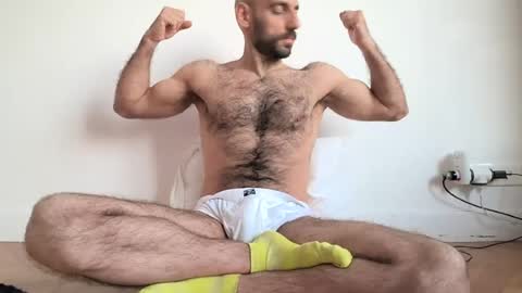 Snapshot of hairysexymanfr chatting on July 21, 2026, 5:43 am Hairy sexy man online show from July 21, 2026, 5:43 am