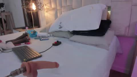 Halie  online show from October 18, 2025, 2:58 am