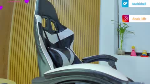 Snapshot of hall_anahiis chatting on February 14, 2025, 12:30 am Anahis online show from February 14, 2025, 12:30 am
