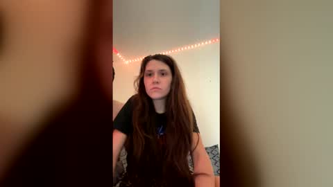 Snapshot of hallee_babexx10 chatting on June 2, 2026, 5:42 am Hallee online show from June 2, 2026, 5:42 am