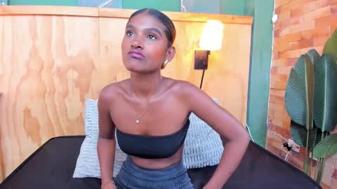 Halley Lorens online show from February 18, 2026, 7:21 pm