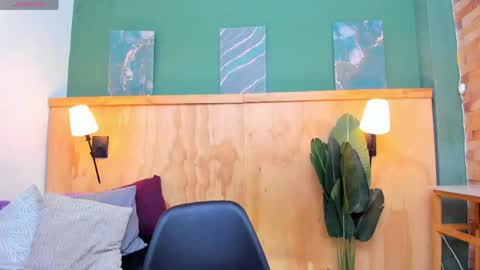 Halley Lorens online show from April 18, 2026, 7:58 pm