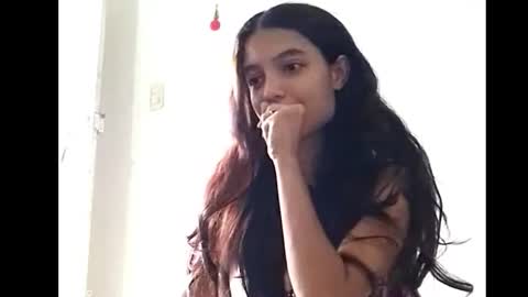 hambercrist online show from February 8, 2025, 4:04 pm