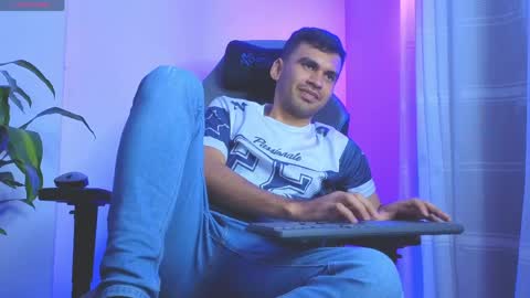 hamiltong12 online show from May 7, 2026, 10:37 pm