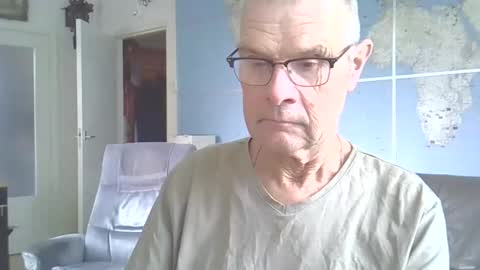 Snapshot of hamto65 chatting on September 20, 2025, 2:51 pm Prefer men 80 online show from September 20, 2025, 2:51 pm