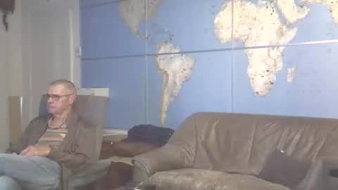 Snapshot of hamto65 chatting on October 12, 2025, 7:13 pm Prefer men 80 online show from October 12, 2025, 7:13 pm