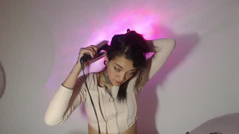 Hanya online show from June 24, 2026, 11:37 pm