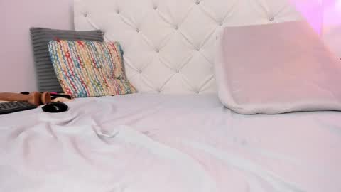 hanah_gray online show from March 11, 2025, 5:24 pm