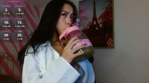 Hanaku  online show from April 15, 2026, 8:31 pm