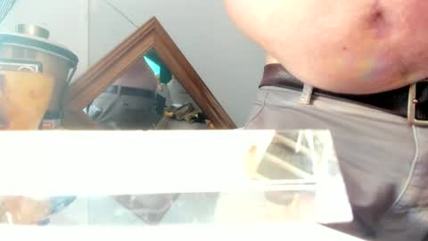 handncocknocum online show from January 30, 2025, 10:08 am