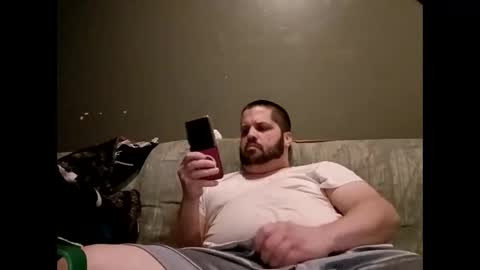 Handsomedaddy198923 online show from April 21, 2026, 6:52 am