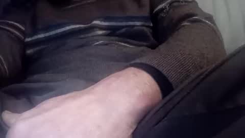 handsumload_11 online show from February 11, 2026, 10:31 am