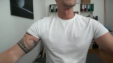 hanky online show from March 19, 2026, 1:04 pm