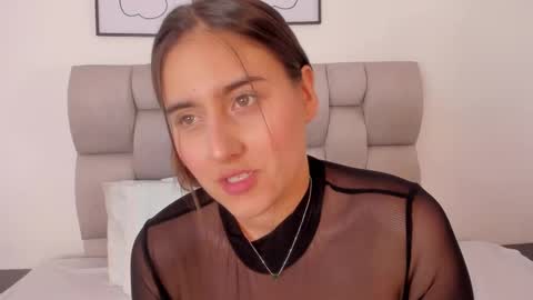 Snapshot of hanna__evans_ chatting on September 14, 2025, 3:11 pm hanna__evans_ online show from September 14, 2025, 3:11 pm