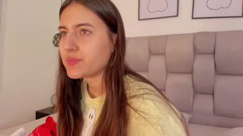 Snapshot of hanna__evans_ chatting on October 5, 2025, 12:25 pm hanna__evans_ online show from October 5, 2025, 12:25 pm