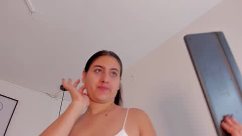 Snapshot of hanna__evans_ chatting on October 10, 2025, 12:04 pm hanna__evans_ online show from October 10, 2025, 12:04 pm