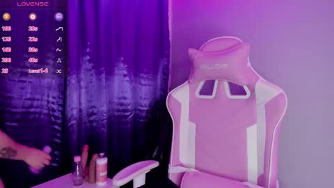 Snapshot of hanna_azumi_ chatting on January 23, 2025, 3:05 am hanna online show from January 23, 2025, 3:05 am