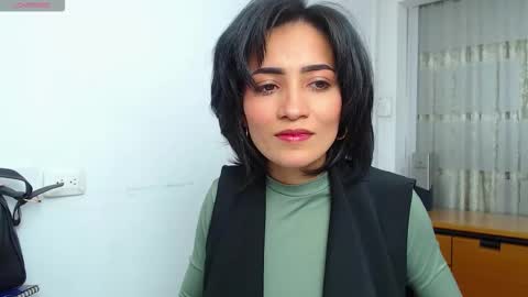 Sara online show from November 3, 2025, 1:45 pm