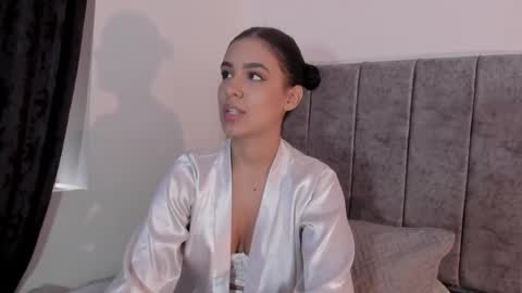 Snapshot of hanna_risso chatting on February 8, 2025, 6:01 pm HANNA online show from February 8, 2025, 6:01 pm