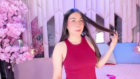 Snapshot of hannacollins_2 chatting on April 7, 2026, 2:17 pm hannacollins_2 online show from April 7, 2026, 2:17 pm