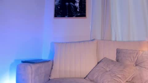 Snapshot of hannahdavisx chatting on December 11, 2024, 12:02 pm Hannah  online show from December 11, 2024, 12:02 pm