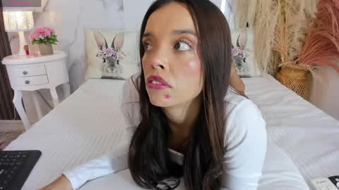 Hannahill69 online show from May 9, 2026, 5:12 am