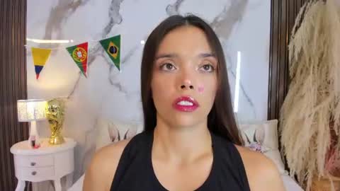 Hannahill69 online show from June 26, 2026, 4:50 am