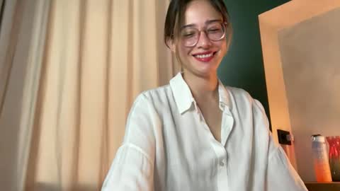 Snapshot of hannahinto chatting on May 5, 2026, 5:04 am hannahinto online show from May 5, 2026, 5:04 am